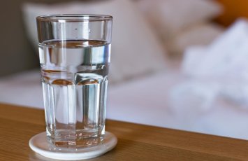 Səhərlər ilıq su içsək, nə olar?