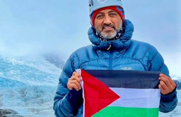 Fələstinli alpinist Qəzza uşaqları üçün pul toplamaq məqsədilə Everestə dırmanır...+VİDEO