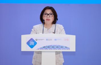 Sahibə Qafarova İkinci Asiya Qadınlar Forumunda çıxış edib - FOTO