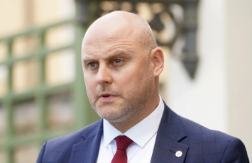 Latviya Prezidenti müxalif deputatı Baş nazir vəzifəsinə namizədliyini irəli sürüb