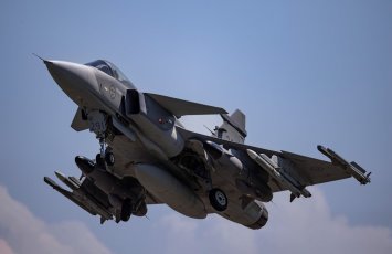 Швеция планирует передать Украине истребители Gripen