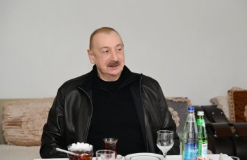 Президент ознакомился с условиями, созданными в частных домах для военнослужащих в Ходжалы