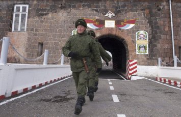 Шойгу исключил вывод российской базы из Армении