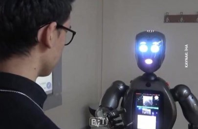 Türkiyədə robot müəllim oldu - Şagirdlərə belə dərs keçir