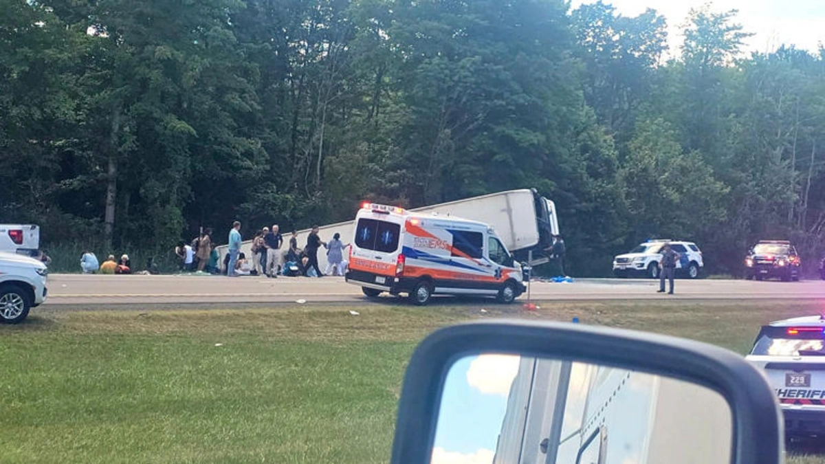 Автобус с туристами попал в ДТП в США: 5 погибших, 30 пострадавших-ОБНОВЛЕНО-ВИДЕО-ФОТО