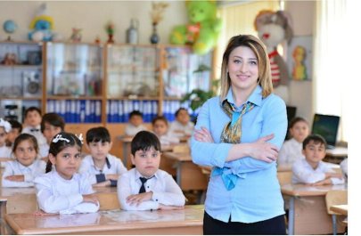 Üç məktəbdə müəllimlər vahid formaya keçdi: Nə dəyişib? - Direktorlar danışır
