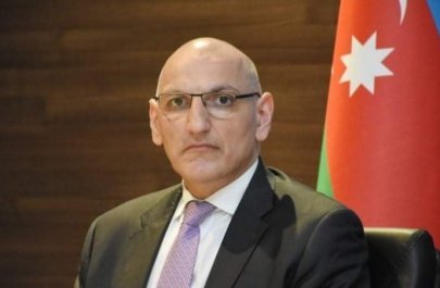 Elçin Əmirbəyov: 
