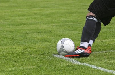 22 yaşlı futbolçunun ürəyi dayandı - FOTO