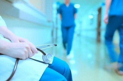 Azərbaycanda məşhur meyxanaçı qəzaya düşdü: Xəstəxanaya aparıldı - FOTO