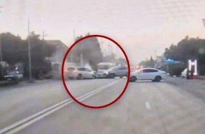 Qəfil manevr ağır qəzaya səbəb oldu – ANBAAN VİDEO