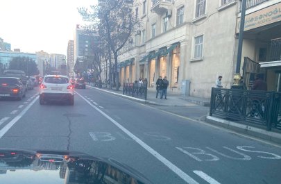 В Баку две полосы движения превратятся в три - Видео