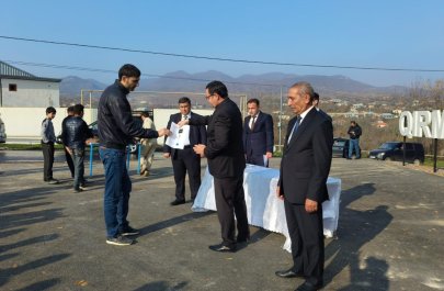 Yataqxanada yaşayırdılar, Qırmızı Bazara köçdülər - FOTOLAR