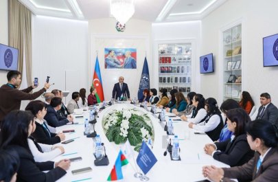 UNEC-də özbəkistanlı müəllimlər üçün təlim proqramı uğurla başa çatdı - FOTOLAR