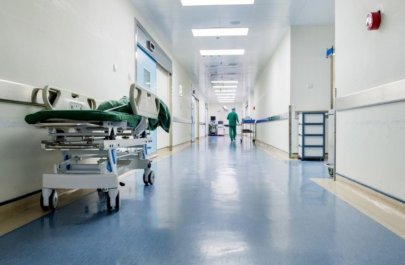 Məşhur müğənni xərçəngdən əziyyət çəkir - FOTO