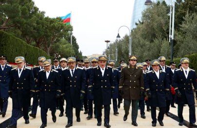 Prokurorluq əməkdaşları Şəhidlər xiyabanını ziyarət etdi - FOTOLAR