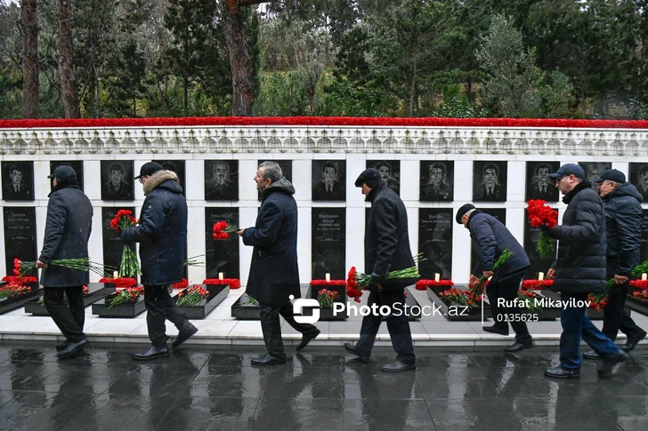 Азербайджанский народ чтит память шехидов 20 Января-ФОТО