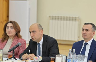 Emin Əmrullayev Mingəçevirdə gənc müəllim və direktorlarla görüşüb - FOTO