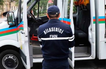 Bakıda mənzildə köməksiz vəziyyətdə qalan şəxs xilas edildi - VİDEO