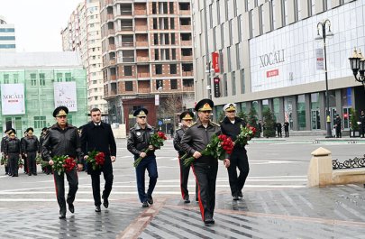Руководство Минобороны почтило память жертв Ходжалинского геноцида-ВИДЕО-ФОТО