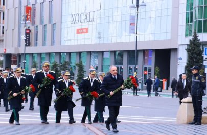 Prokurorluq əməkdaşları Xocalı soyqırımı abidəsini ziyarət etdi - FOTO