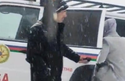 В Ходжалы оказана помощь гражданам, оказавшимся в беспомощном положении в автомобилях-ВИДЕО-ФОТО