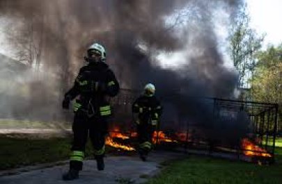В Тбилиси произошел сильный пожар в здании банка-ВИДЕО