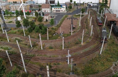 Bərdəli rəssam Qarabağın miniatür dəmir yolu maketini hazırlayır - FOTO
