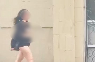 Bakıda yarıçılpaq gəzən qadın xəstəxanaya yerləşdirildi - VİDEO