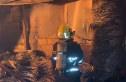 Пожар в мебельном цехе в Баку локализован-ВИДЕО