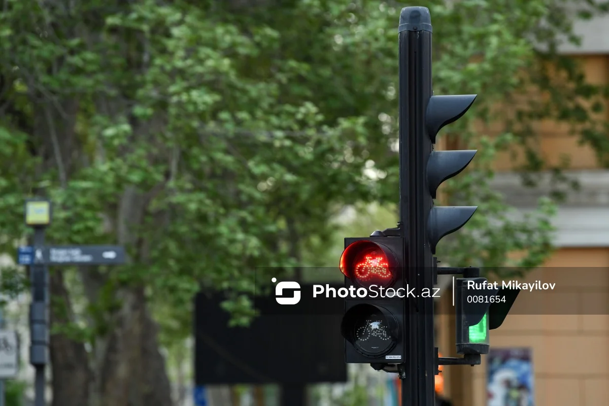 Vətəndaş işıqforun tələbinə əməl etdiyi halda niyə cərimələnib? - Yol polisindən açıqlama - FOTO/VİDEO - YENİLƏNİB