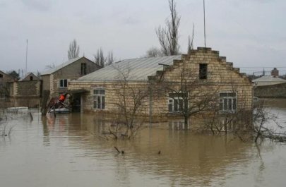 Güclü yağışların vurduğu zərəri kim ÖDƏYƏCƏK?