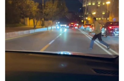 Taksi sürücüsü qaydanı kobud pozdu - Ölümə səbəb olacaqdı - Anbaan VİDEO