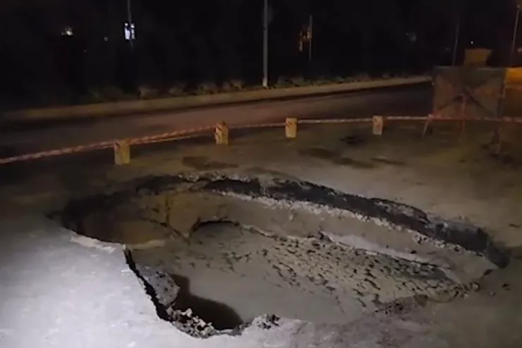 Bakıda yol çökdü - VİDEO