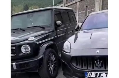 Universitetin dayanacağında tələbələrin ultra lüks AVTOMOBİLLƏRİ - VİDEO