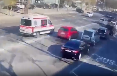 В Баку водитель скорой помощи под наркотиками устроил опасную езду-ВИДЕО