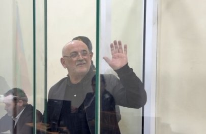 Evdən icazəsiz çıxan gəlinini 6 bıçaq zərbəsi ilə öldürüb - Dəhşətli qətlin təfərrüatı