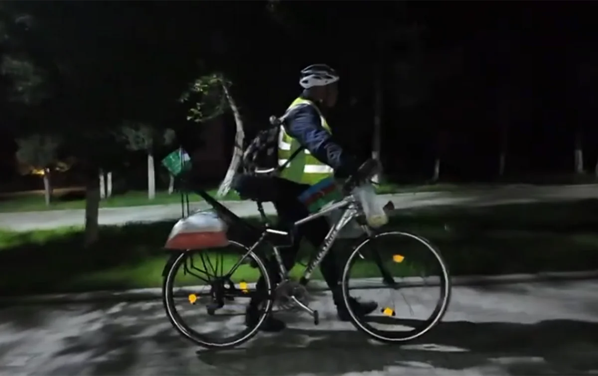 Məkkəyə velosipedlə gedən səyyah: 