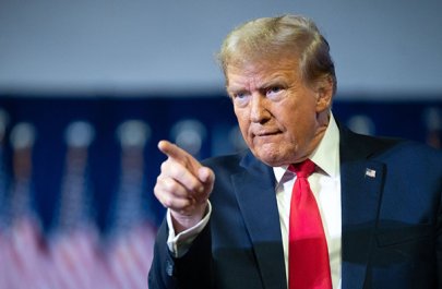 Tramp əlində avtomatla İranı hədələdi - FOTO