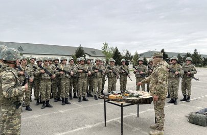 Hərbi vəzifəlilərlə keçirilən təlim toplanışı başa çatdı - FOTO