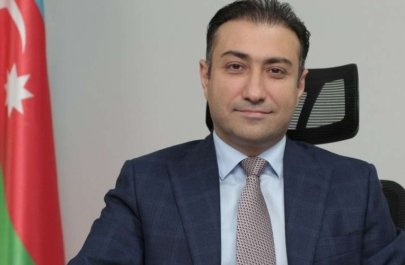 Anar Bayramov Güllü İbadovanı vəzifədən kənarlaşdırdı - FOTO