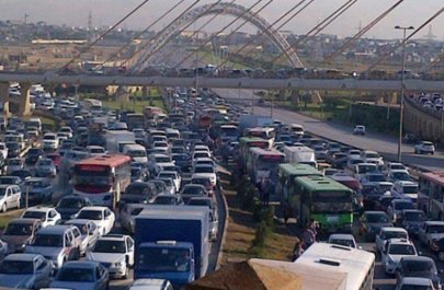 “Tıxacları ancaq yeni yol və tunellərlə həll etmək mümkünsüzdür” - Ekspertin İZAHI