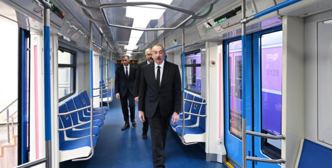 Prezident yeni nəsil metro qatarları ilə tanış oldu - YENİLƏNİB + FOTO